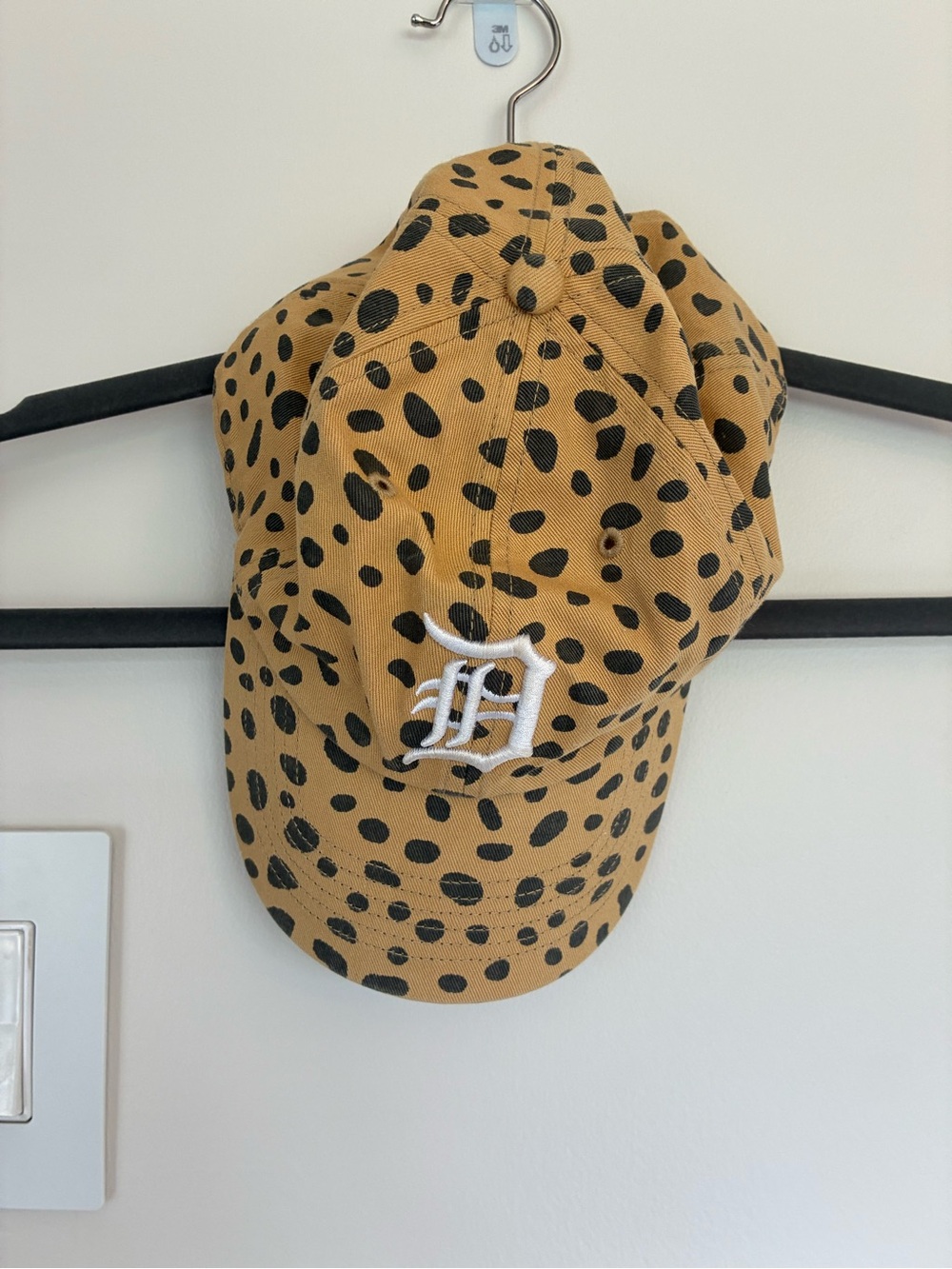 Leopard Print Detroit Tigers Baseball Cap with White Embroidery